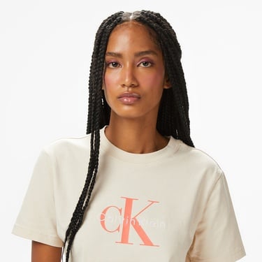  Calvin Klein Hero Classic Monologo Kadın Beyaz T-Shirt