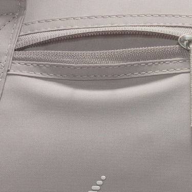  Nike Gym Club Kadın Gri Spor Çantası