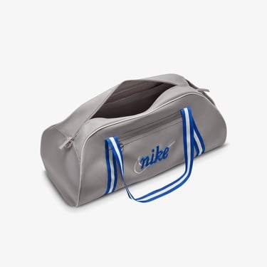  Nike Gym Club Retro Kadın Gri Spor Çantası