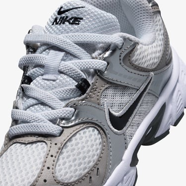  Nike V5 RNR Çocuk Beyaz Spor Ayakkabı