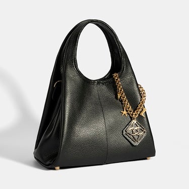  Kadın Siyah Charm Aksesuarlı Deri El Çantası