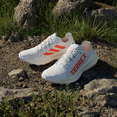  adidas Terrex Agravic Speed Arazi Kadın Beyaz Koşu Ayakkabısı