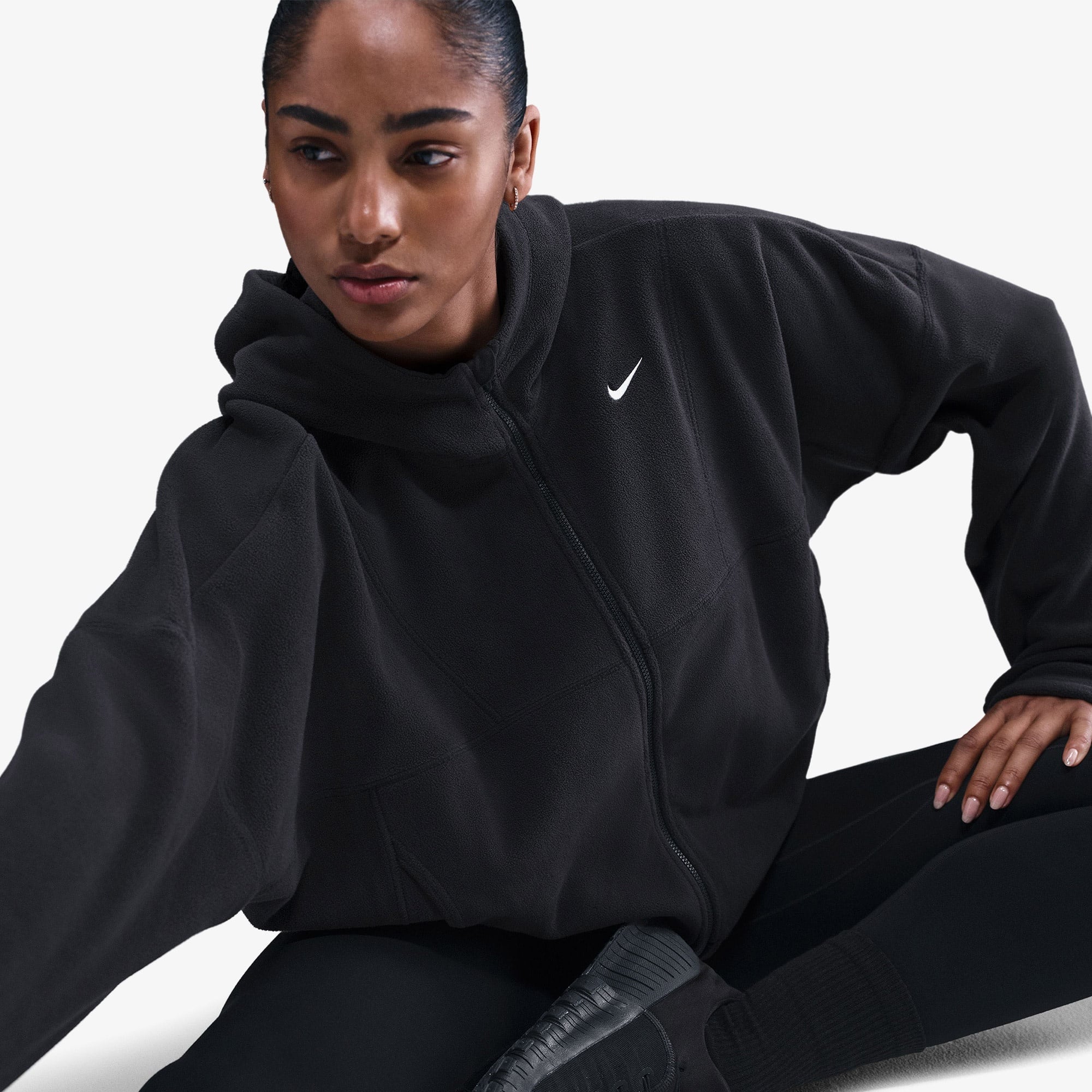 Nike One Therma-Fit Polar Kadın Siyah Kapüşonlu Hoodie