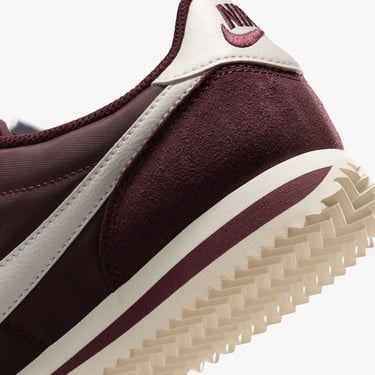  Nike Cortez Kadın Bordo Spor Ayakkabı