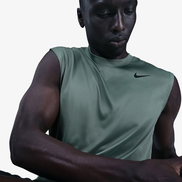  Nike Dri-Fit Legend Reset Erkek Yeşil Kolsuz T-Shirt