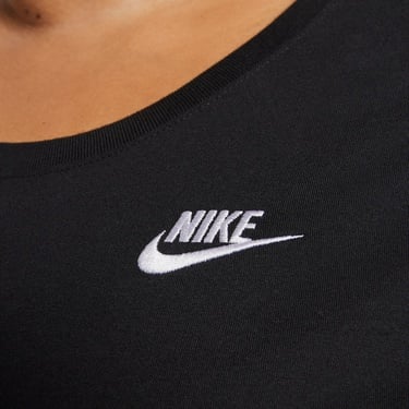  Nike Sportswear Club Essentials Kadın Siyah T-Shirt