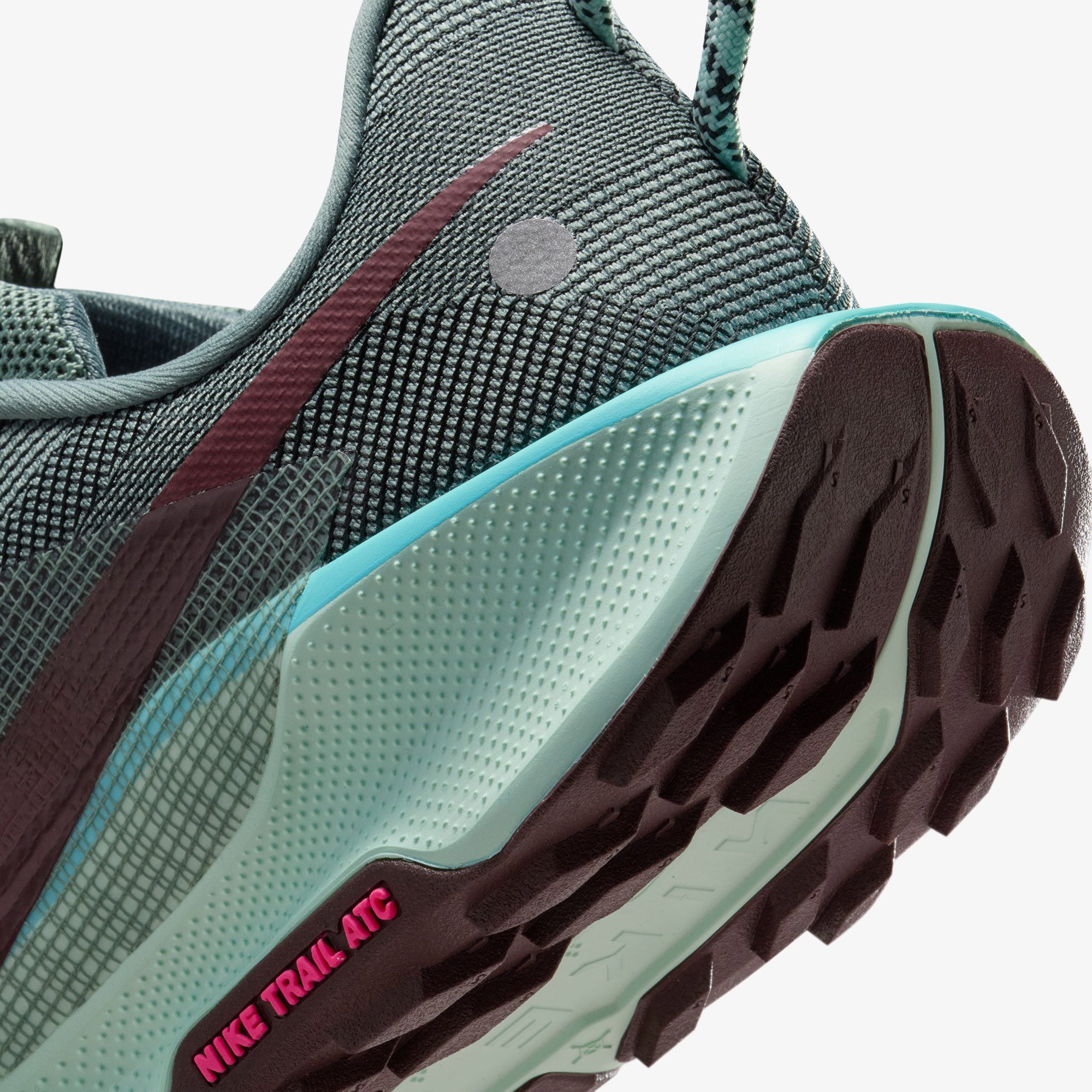 Nike Reactx Pegasus Trail 5 Erkek Yeşil Koşu Ayakkabısı