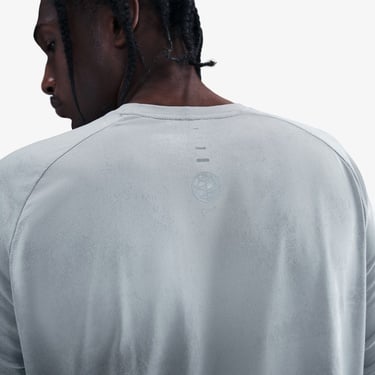  Nike Dri-Fit Stride Erkek Gri Uzun Kollu T-Shirt