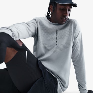  Nike Dri-Fit Stride Erkek Gri Uzun Kollu T-Shirt