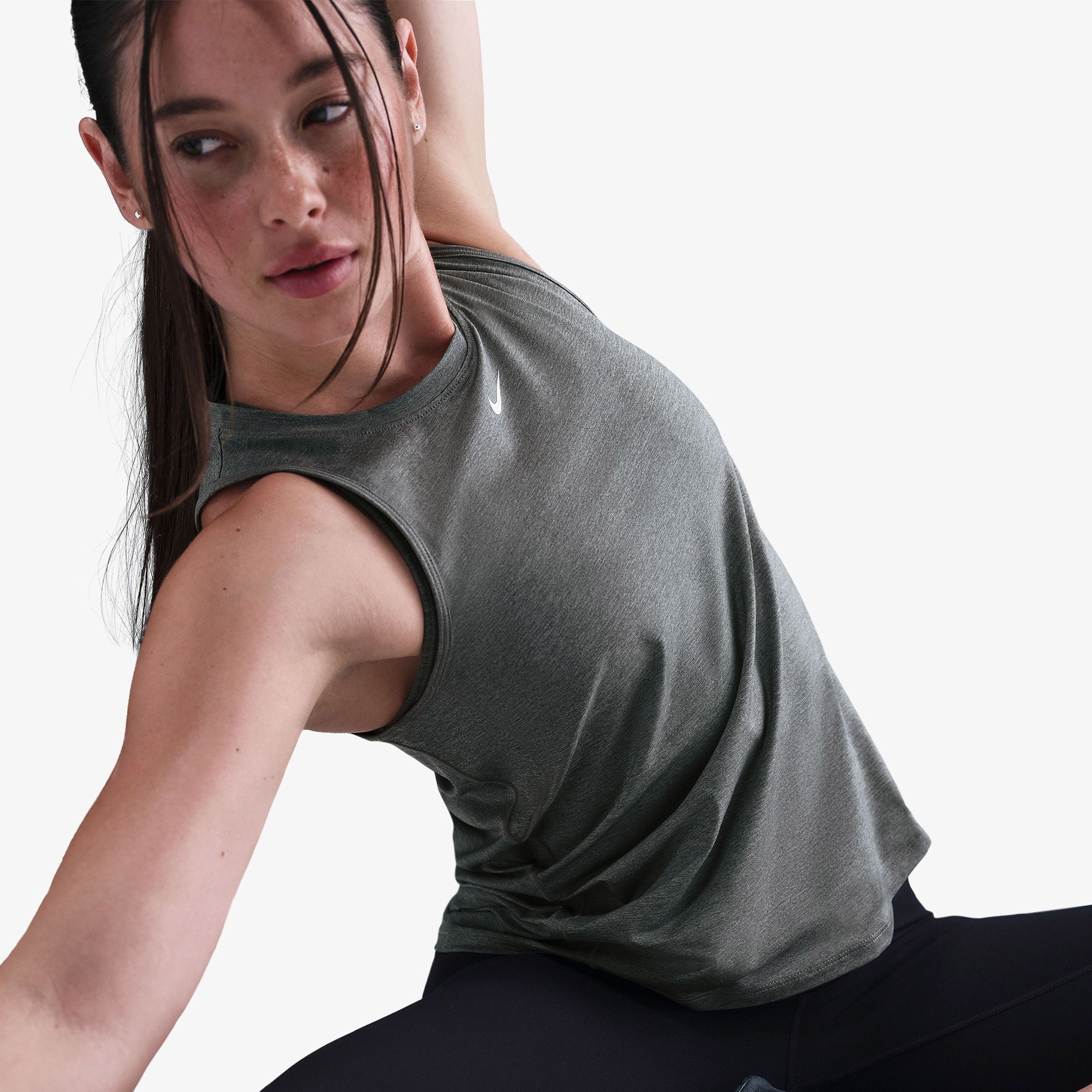 Nike One Classic Dri-Fit Kadın Gri Kolsuz T-Shirt