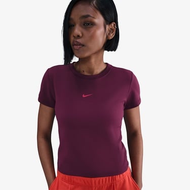  Nike Sportswear Kadın Bordo Crop T-Shirt