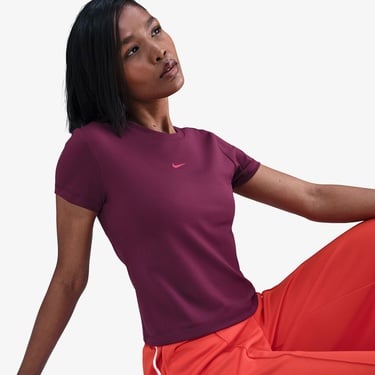  Nike Sportswear Kadın Bordo Crop T-Shirt