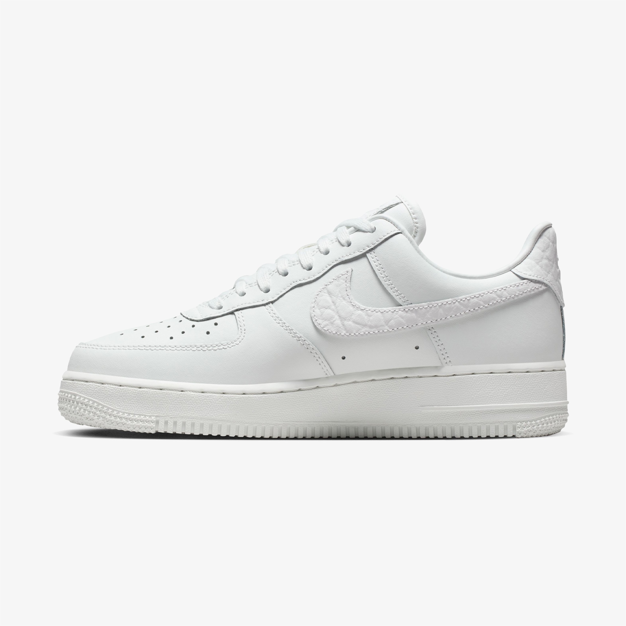 Nike Air Force 1 '07 Low Kadın Beyaz Spor Ayakkabı