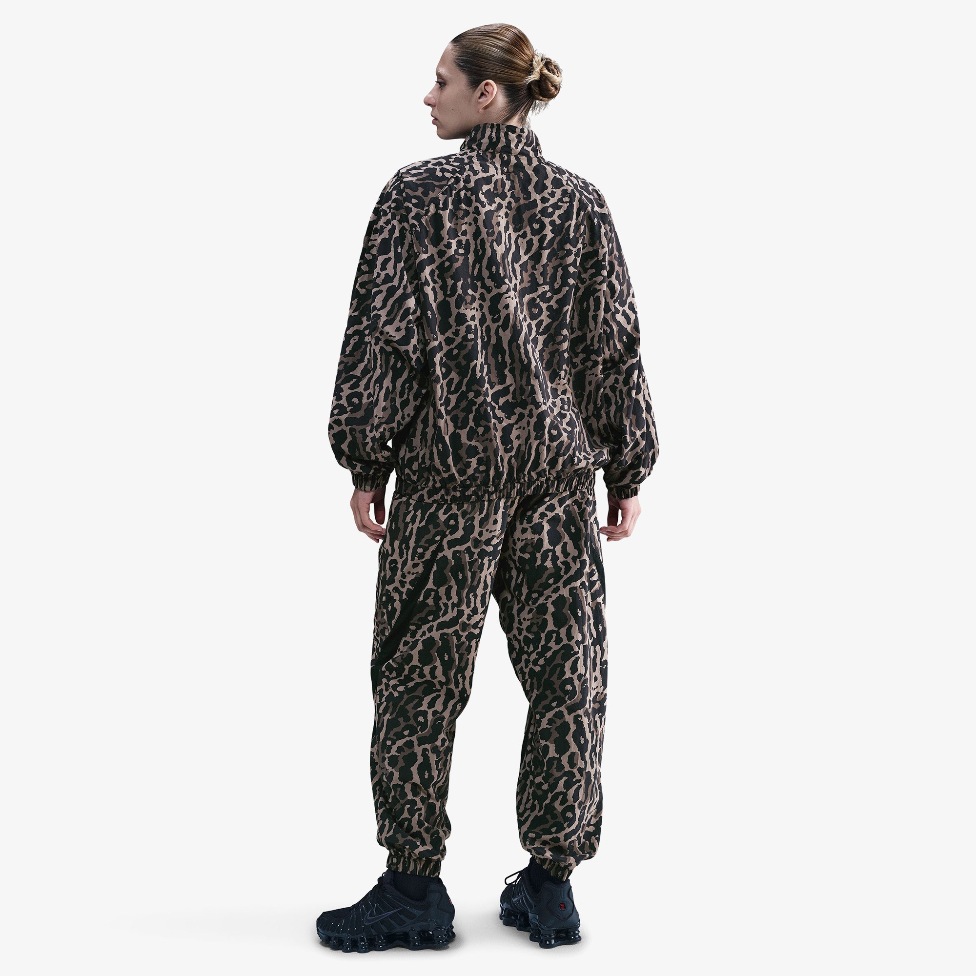 Nike Sportswear Woven Printed Kadın Siyah Ceket