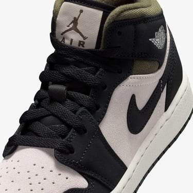  Jordan Air 1 Mid SE Genç Çocuk Siyah Spor Ayakkabı