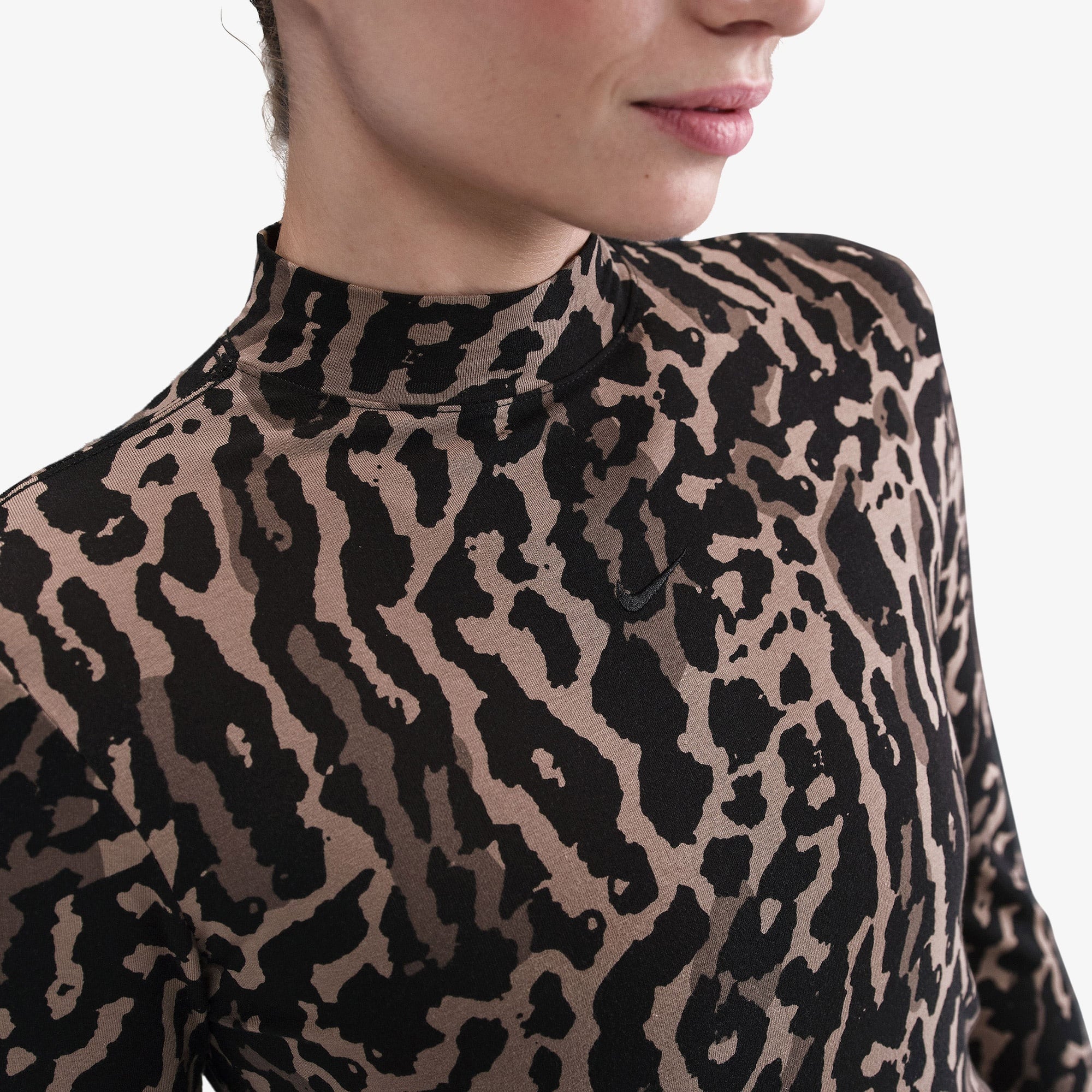 Nike Sportswear Chill Knit Kadın Kahverengi T-Shirt