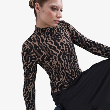  Nike Sportswear Chill Knit Kadın Kahverengi T-Shirt