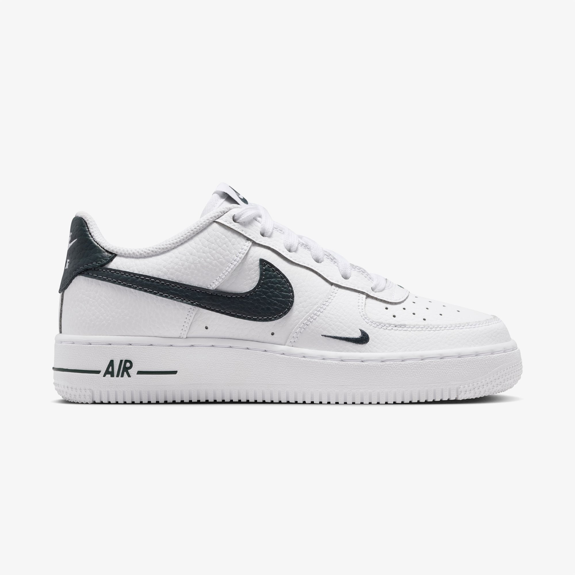  Nike Air Force 1 Genç Çocuk Beyaz Spor Ayakkabı