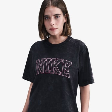  Nike Sportswear Classics Kadın Siyah T-Shirt