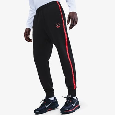  Nike Sportswear City Side Jogger Erkek Siyah Eşofman Altı