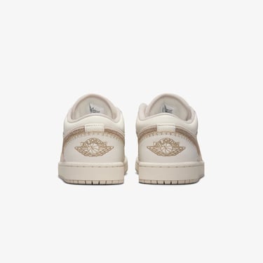  Jordan Air 1 Low SE Kadın Bej Spor Ayakkabı