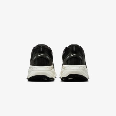  Nike Vomero 18 Kadın Siyah Koşu Ayakkabısı