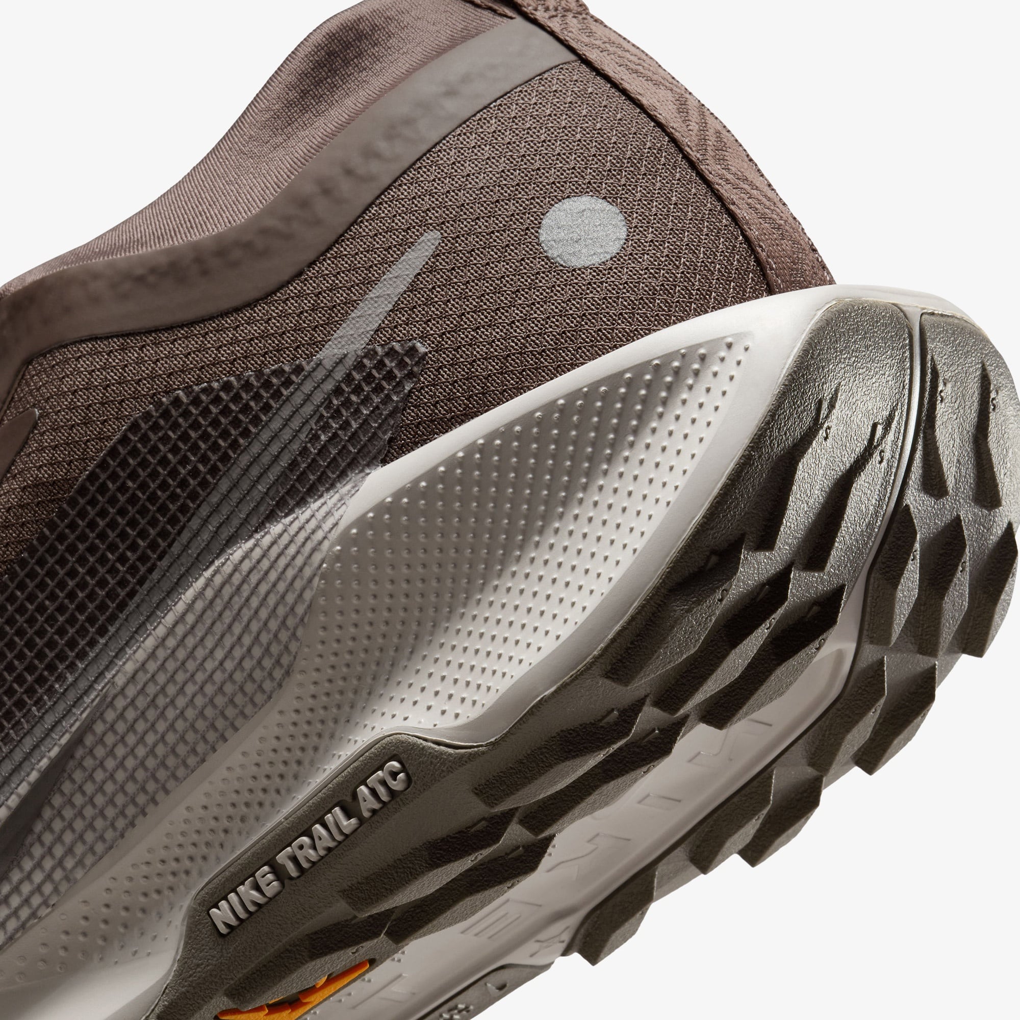 Nike Pegasus Trail 5 Gore-Tex Kadın Kahverengi Koşu Ayakkabısı