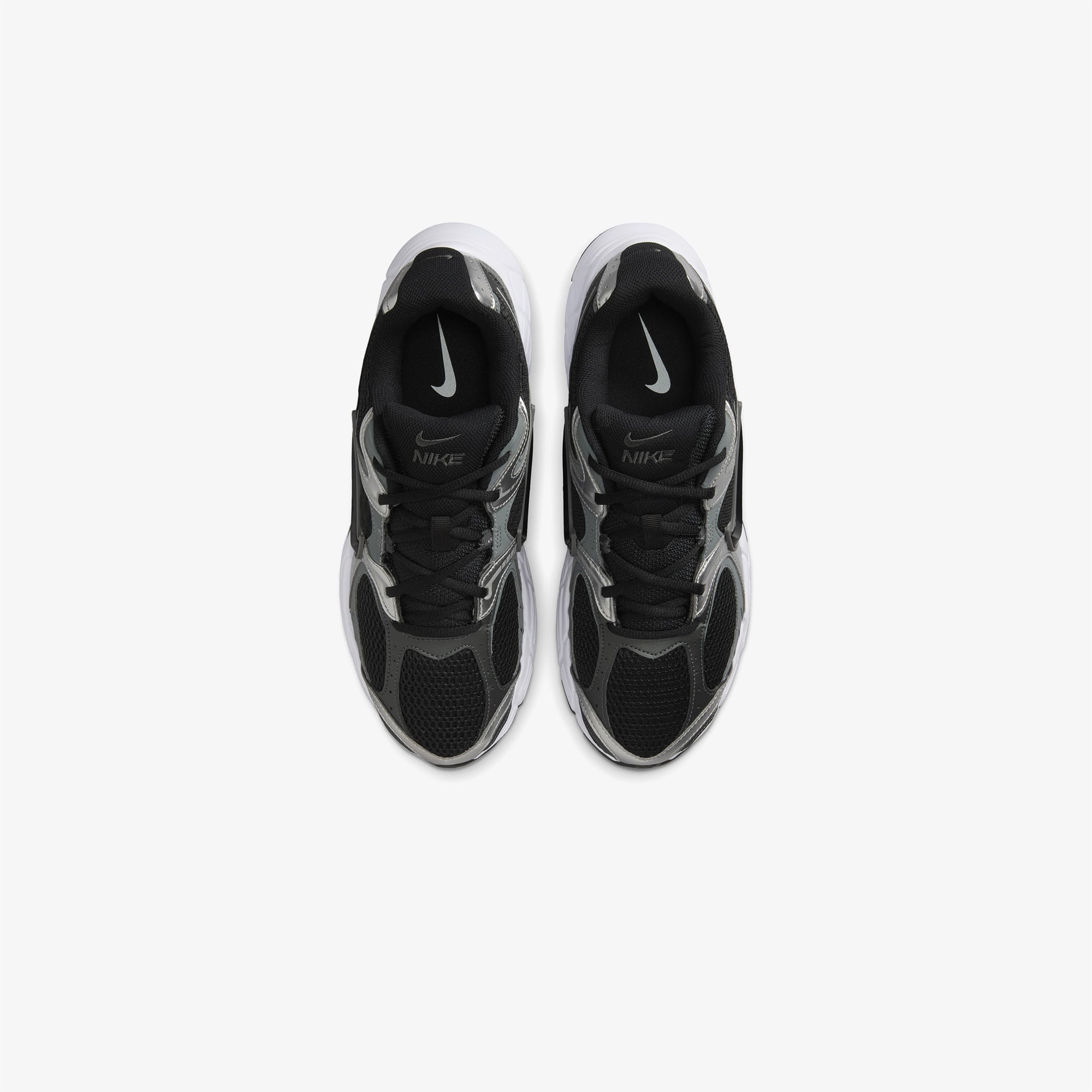 Nike V5 RNR Erkek Siyah Spor Ayakkabı