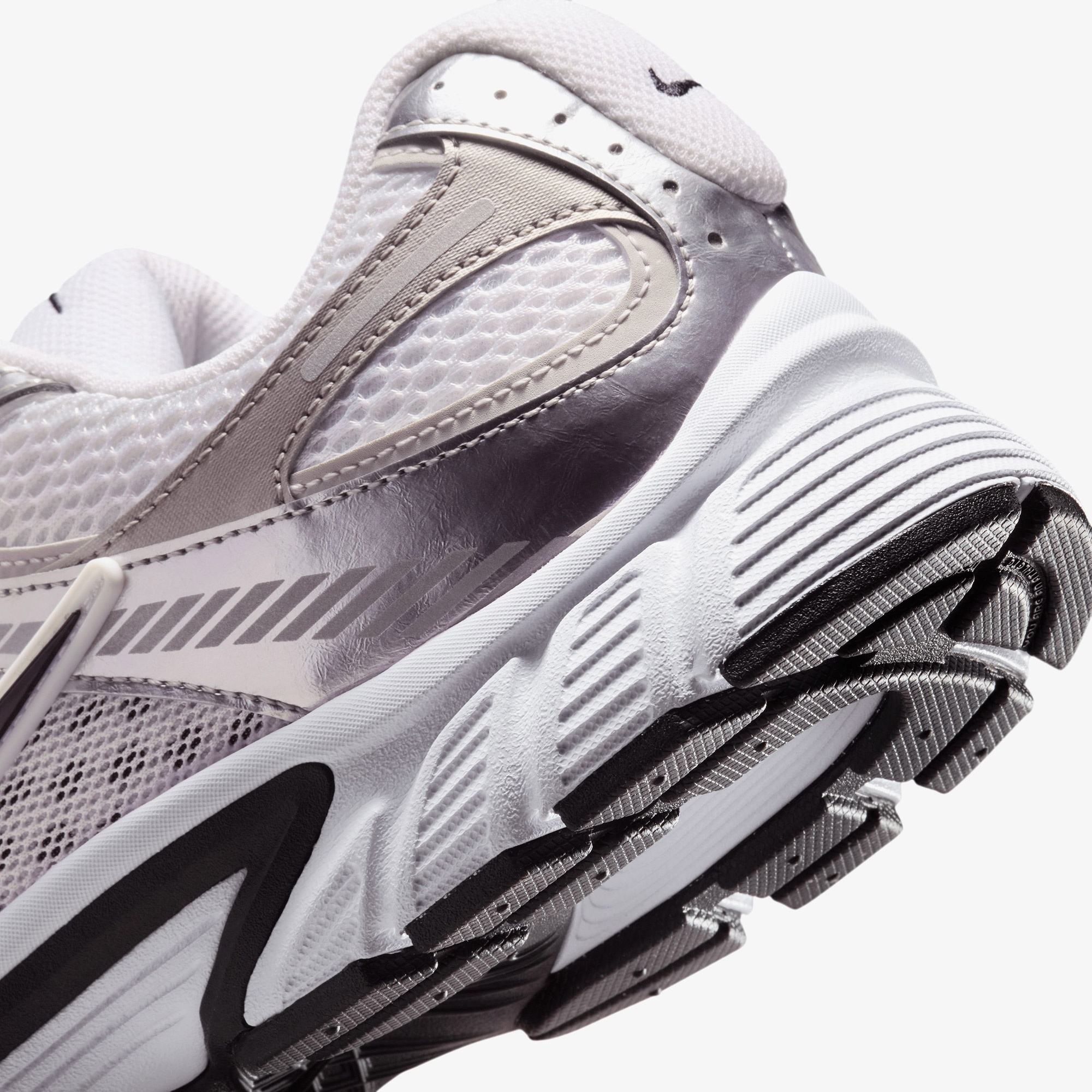 Nike V5 RNR Erkek Beyaz Spor Ayakkabı