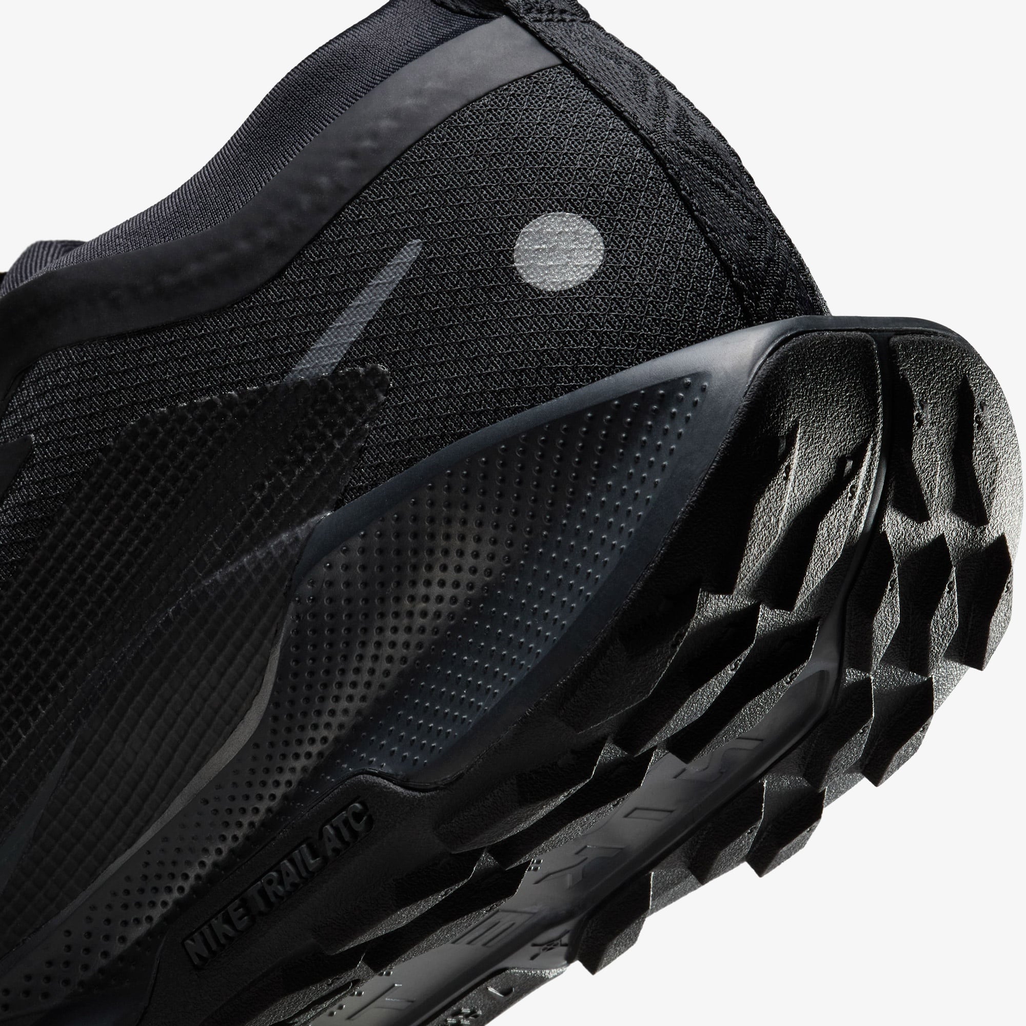 Nike Pegasus Trail 5 Gore-Tex Kadın Siyah Koşu Ayakkabısı