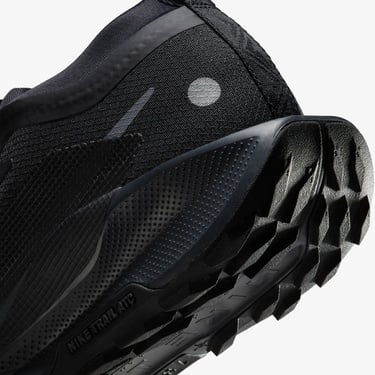  Nike Pegasus Trail 5 Gore-Tex Kadın Siyah Koşu Ayakkabısı