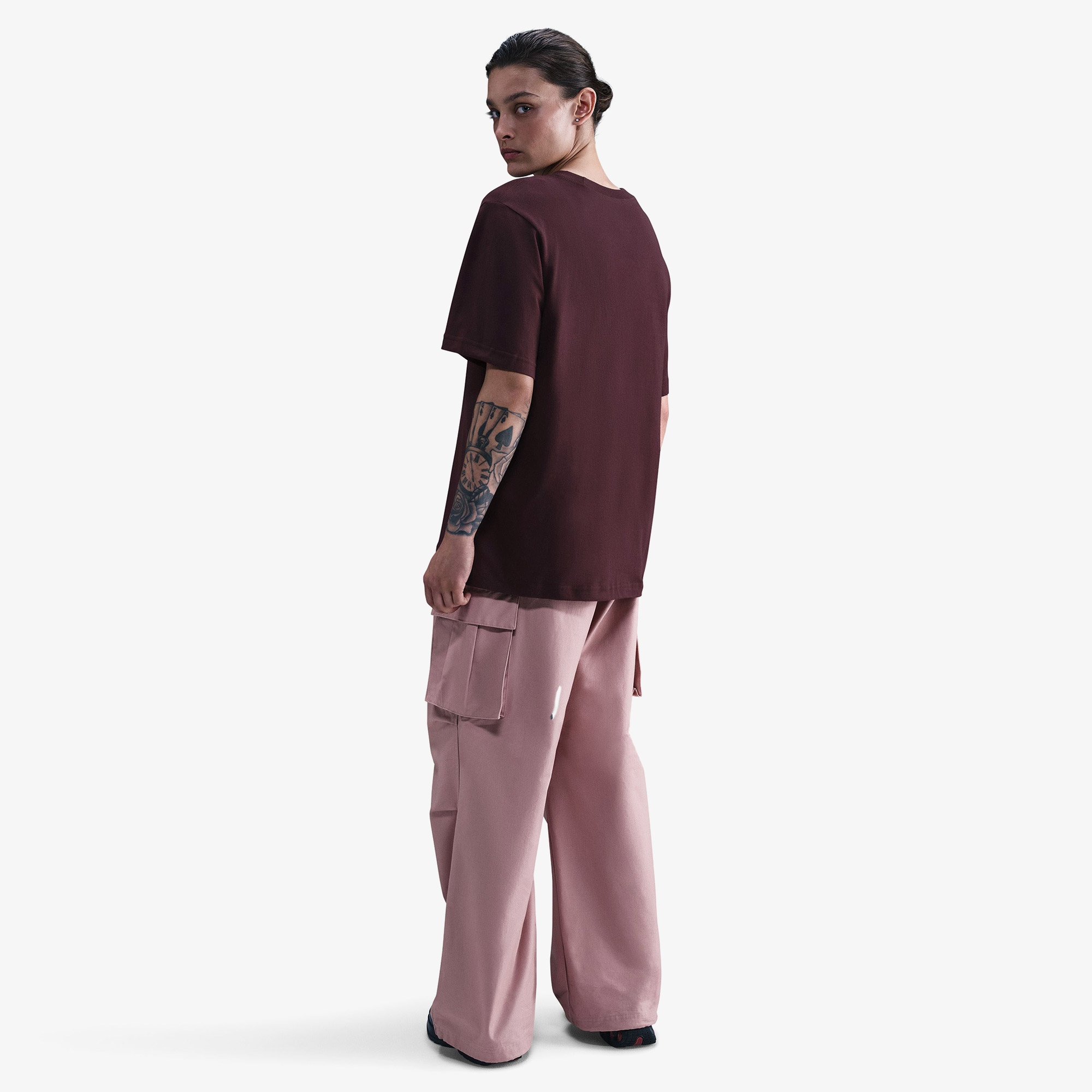 Nike Sportswear Essential Kadın Bordo T-Shirt