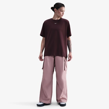  Nike Sportswear Essential Kadın Bordo T-Shirt
