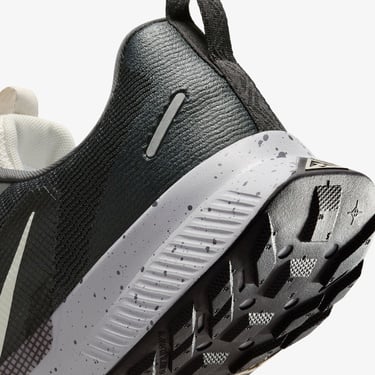  Nike Juniper Trail 3 Erkek Gri Koşu Ayakkabısı