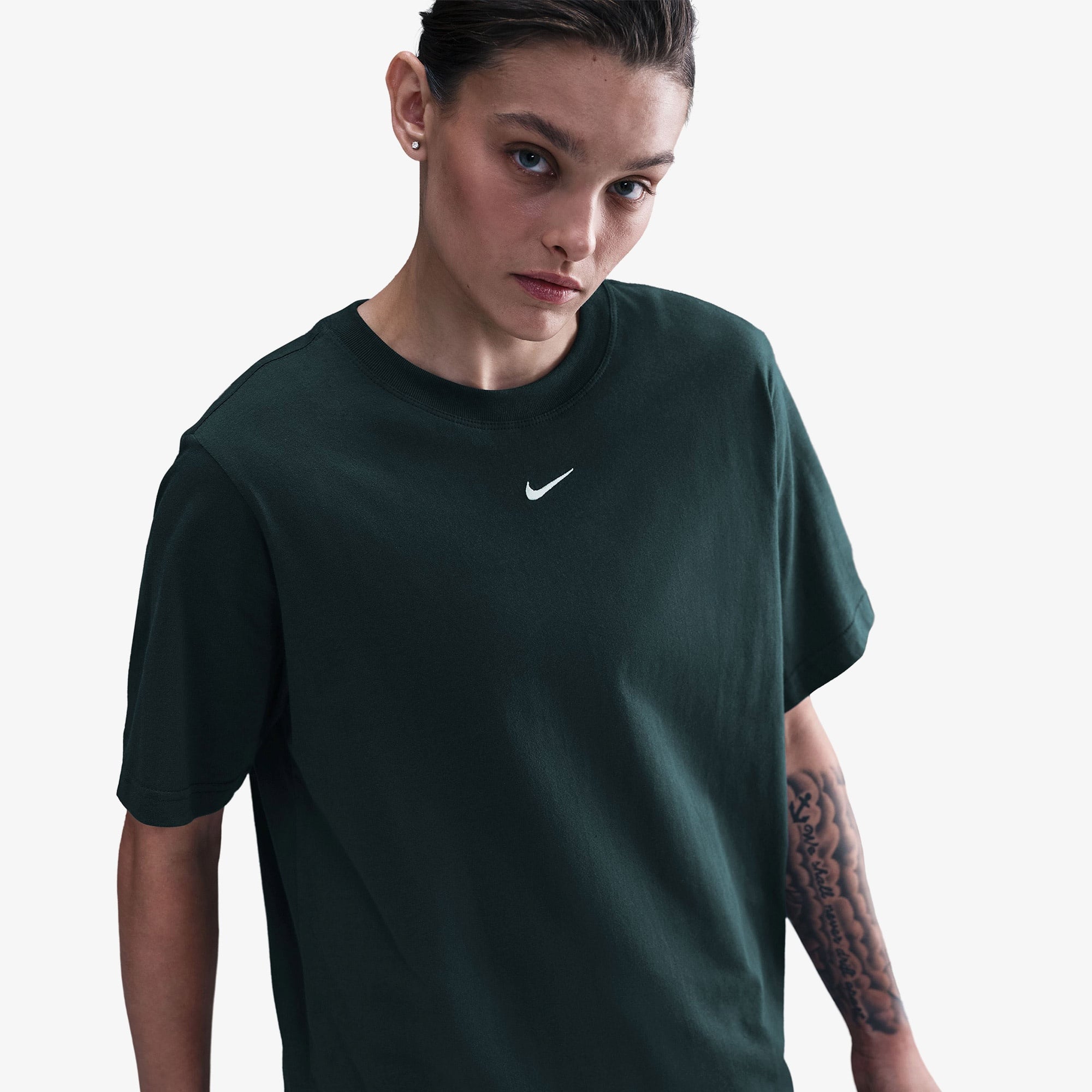 Nike Sportswear Essential Kadın Yeşil T-Shirt