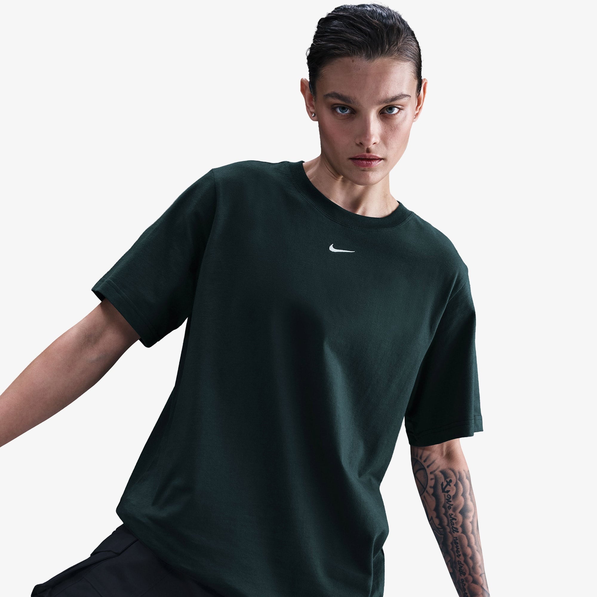 Nike Sportswear Essential Kadın Yeşil T-Shirt