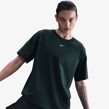  Nike Sportswear Essential Kadın Yeşil T-Shirt