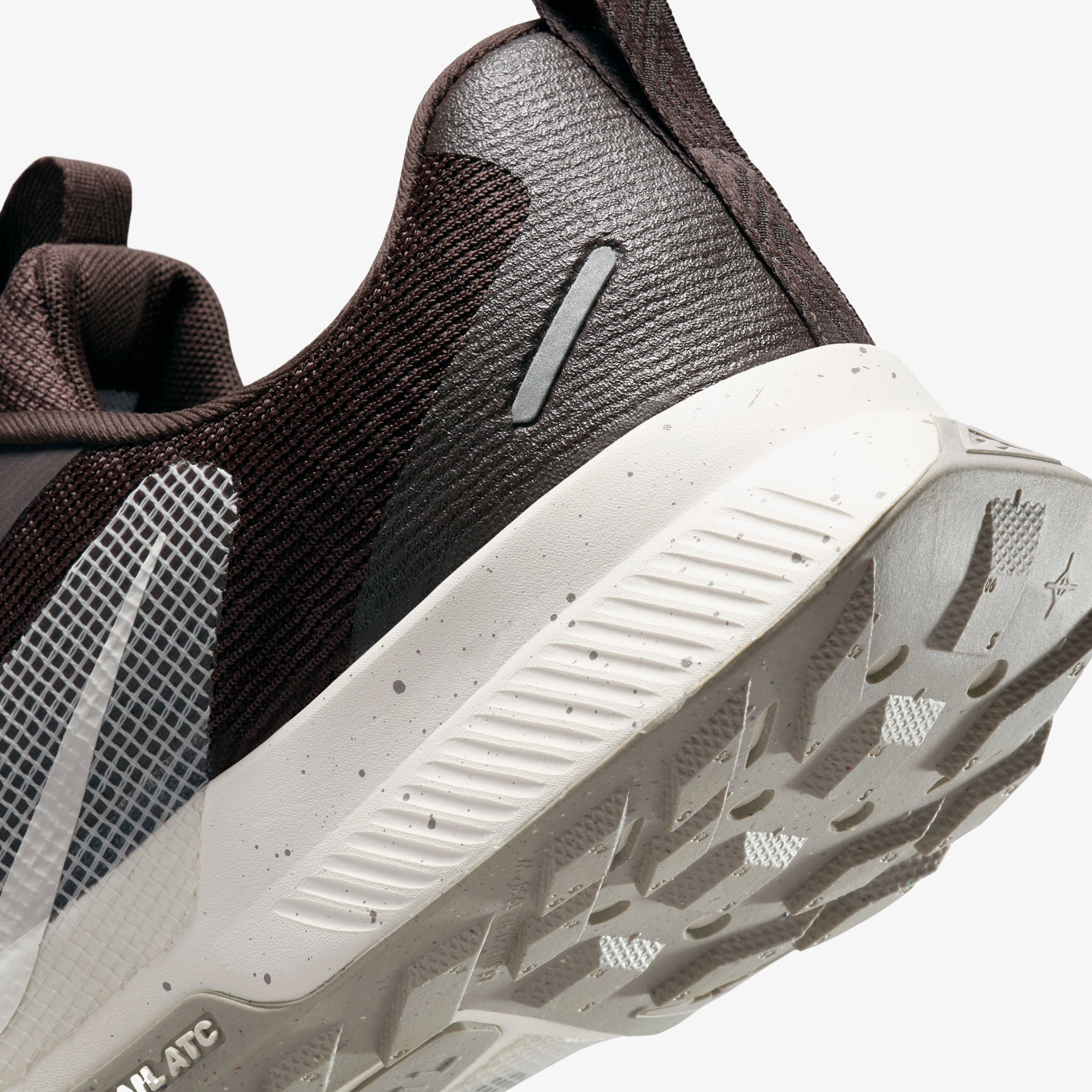 Nike Juniper Trail 3 Erkek Kahverengi Koşu Ayakkabısı