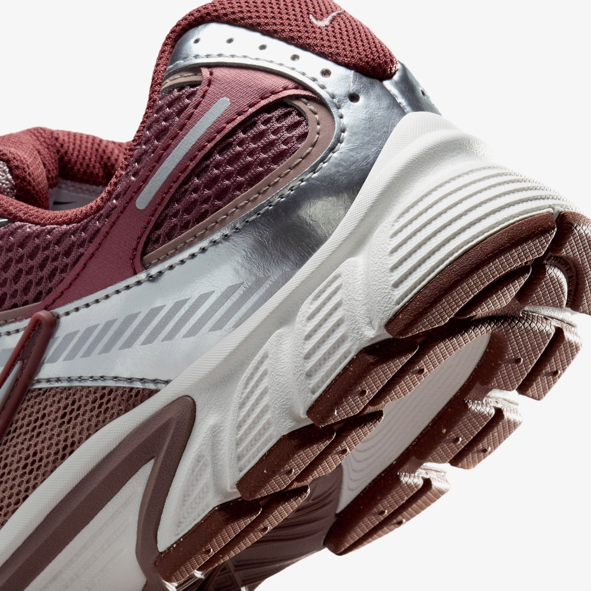 Nike V5 RNR Kadın Kırmızı Spor Ayakkabı