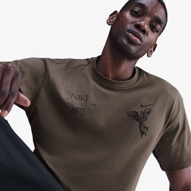  Nike Sportswear M90 Wings Victory Erkek Kahverengi T-Shirt