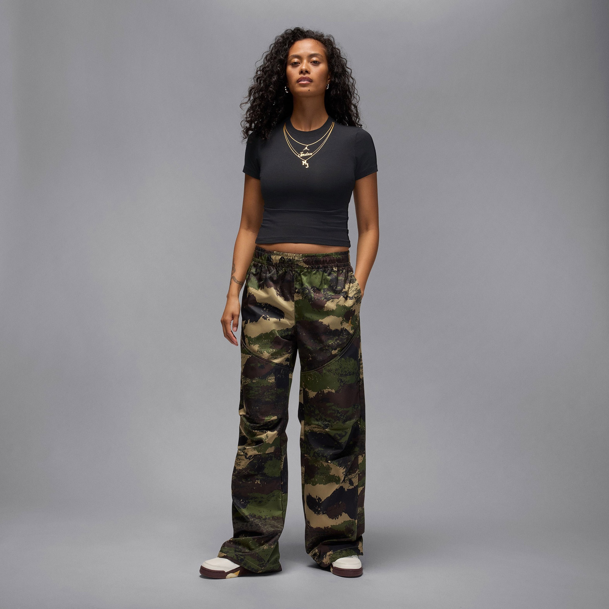 Jordan Necklace Graphic Kadın Siyah T-Shirt