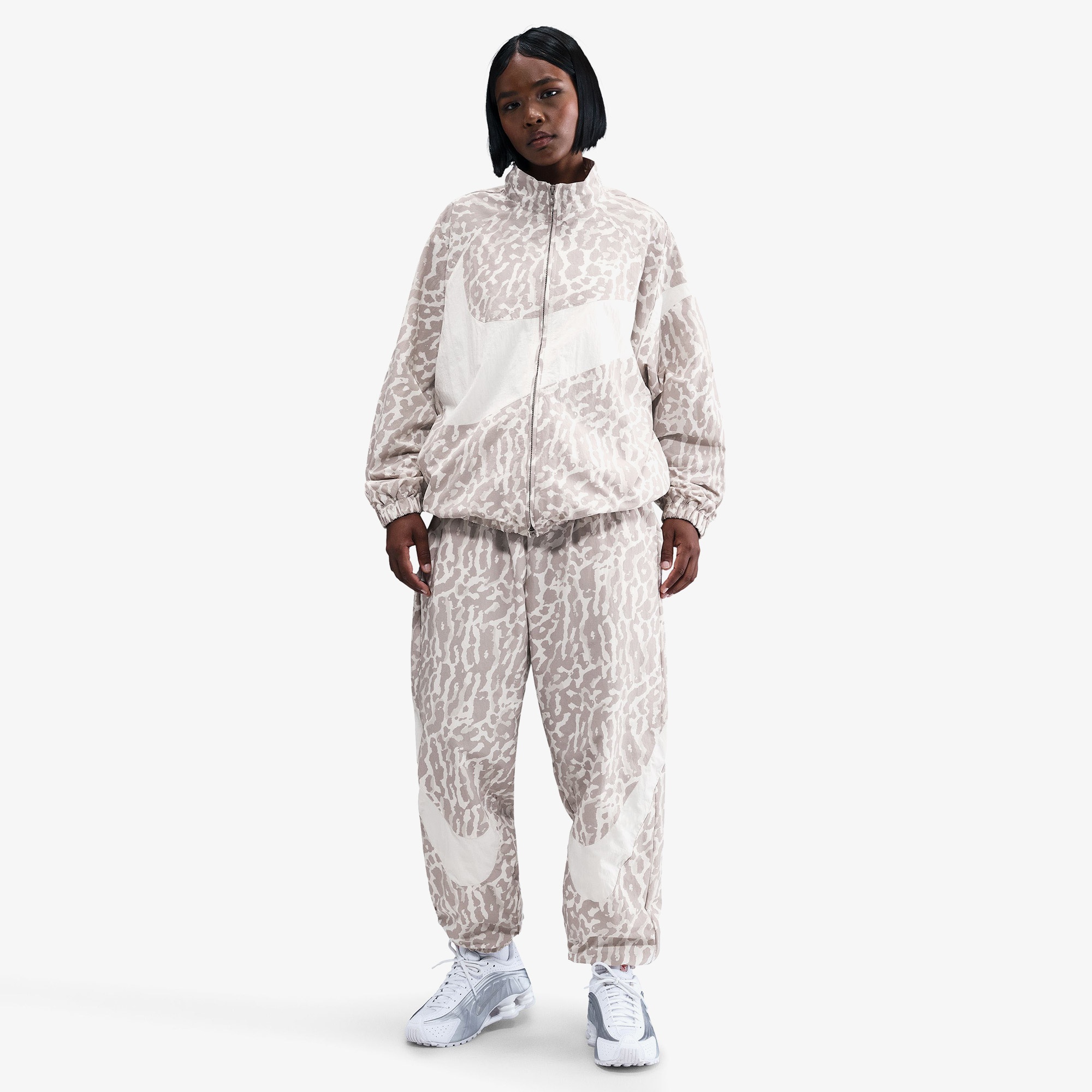 Nike Sportswear Woven Printed Kadın Gri Eşofman Altı