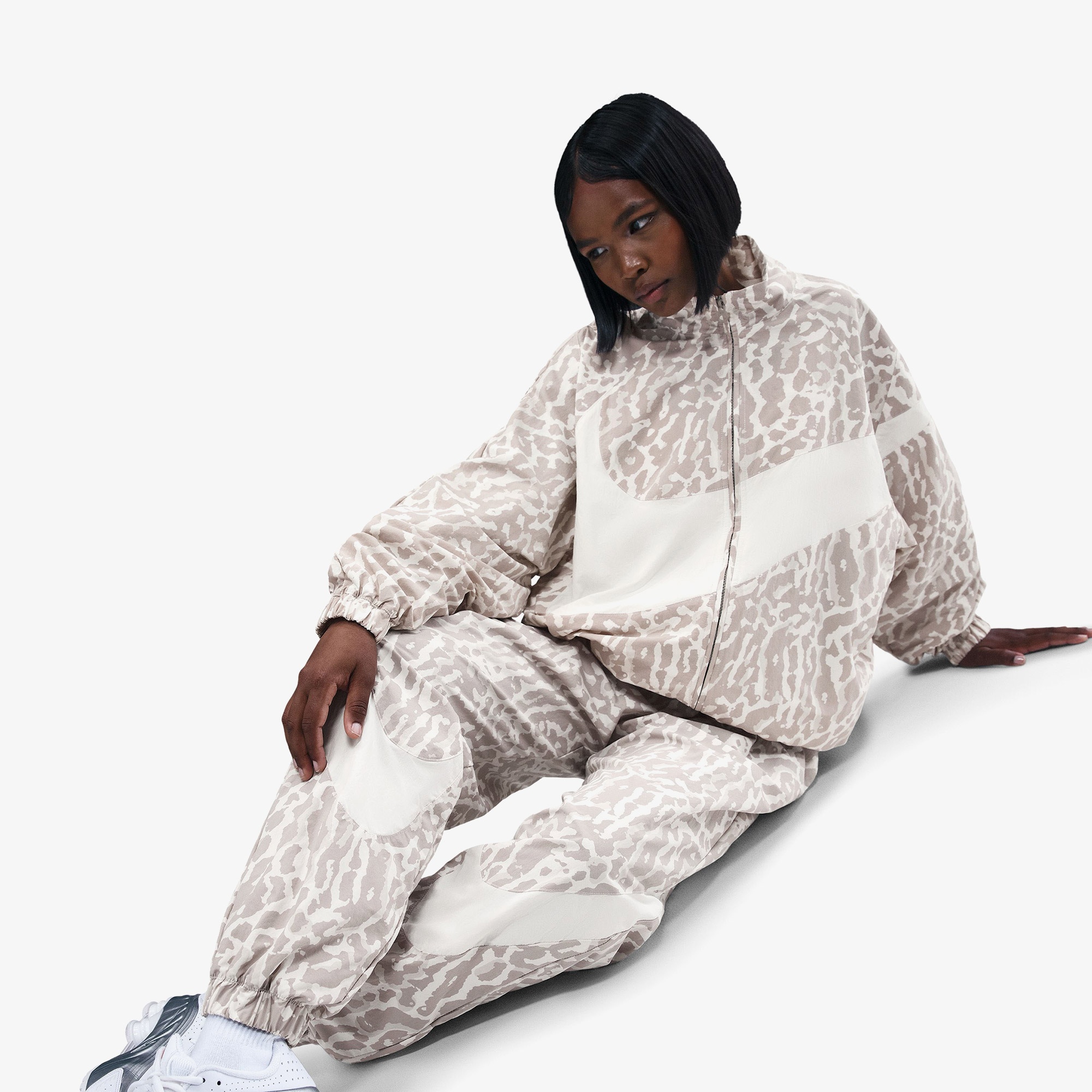 Nike Sportswear Woven Printed Kadın Gri Eşofman Altı