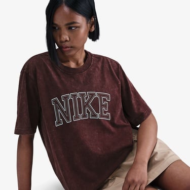  Nike Sportswear Classics Kadın Bordo T-Shirt