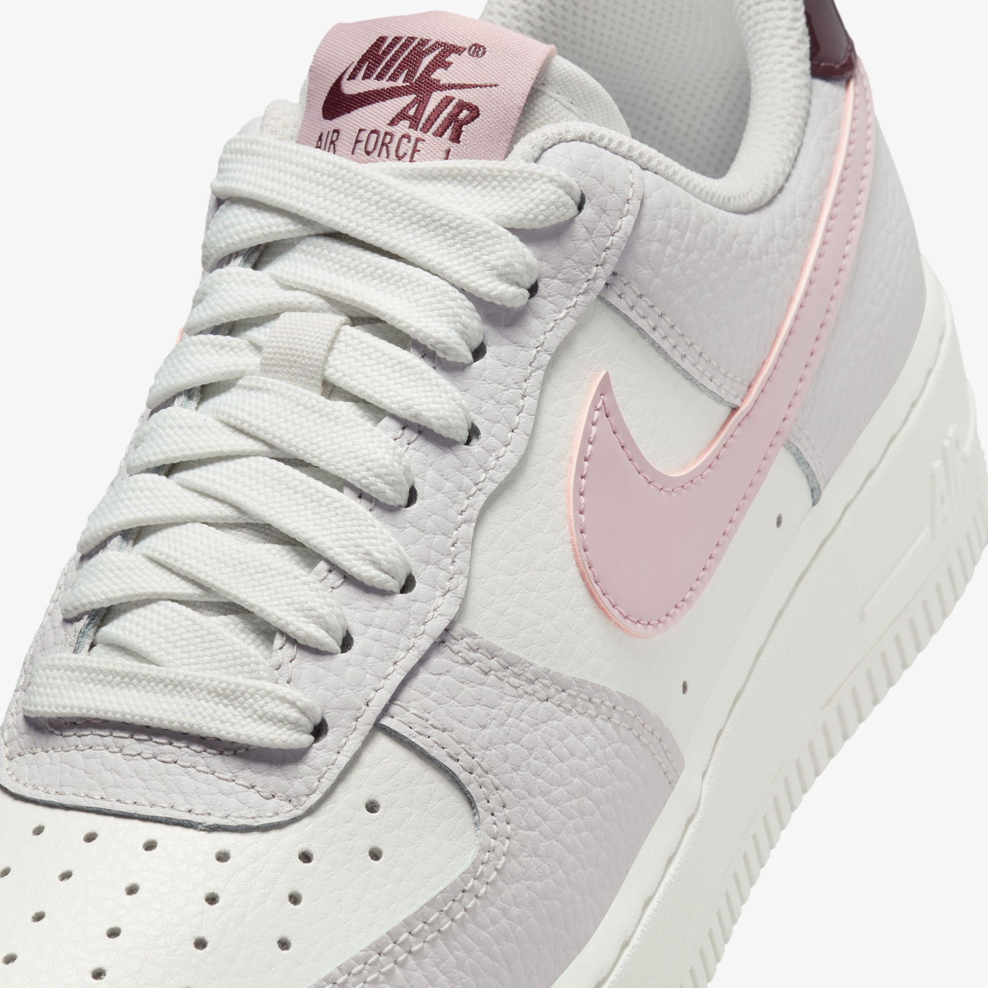Nike Air Force 1 '07 Kadın Beyaz Spor Ayakkabı