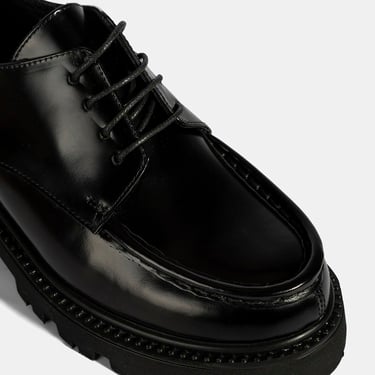  Kadın Siyah Bağcıklı Kalın Tabanlı Deri Günlük Ayakkabı