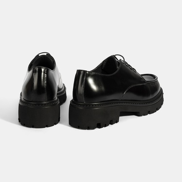  Kadın Siyah Bağcıklı Kalın Tabanlı Deri Günlük Ayakkabı