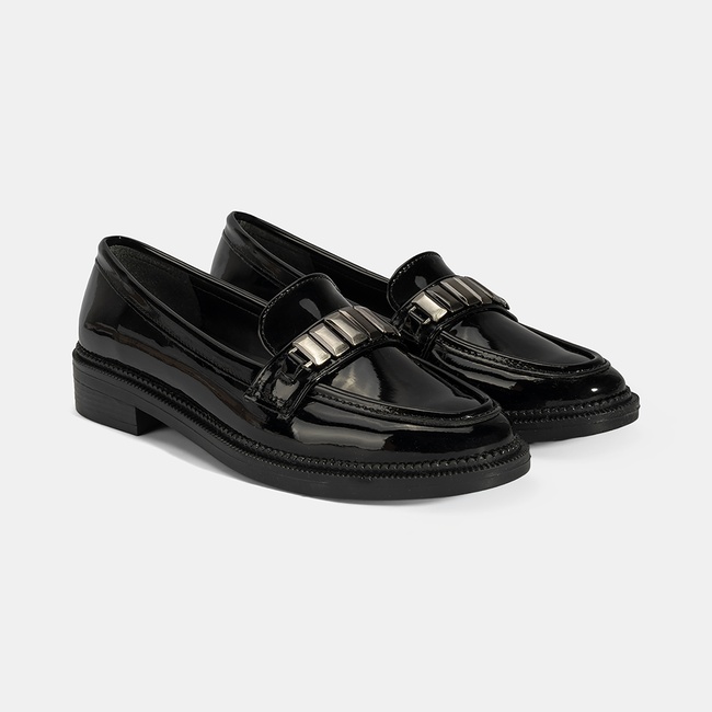  Kadın Siyah Metal Aksesuarlı Loafer