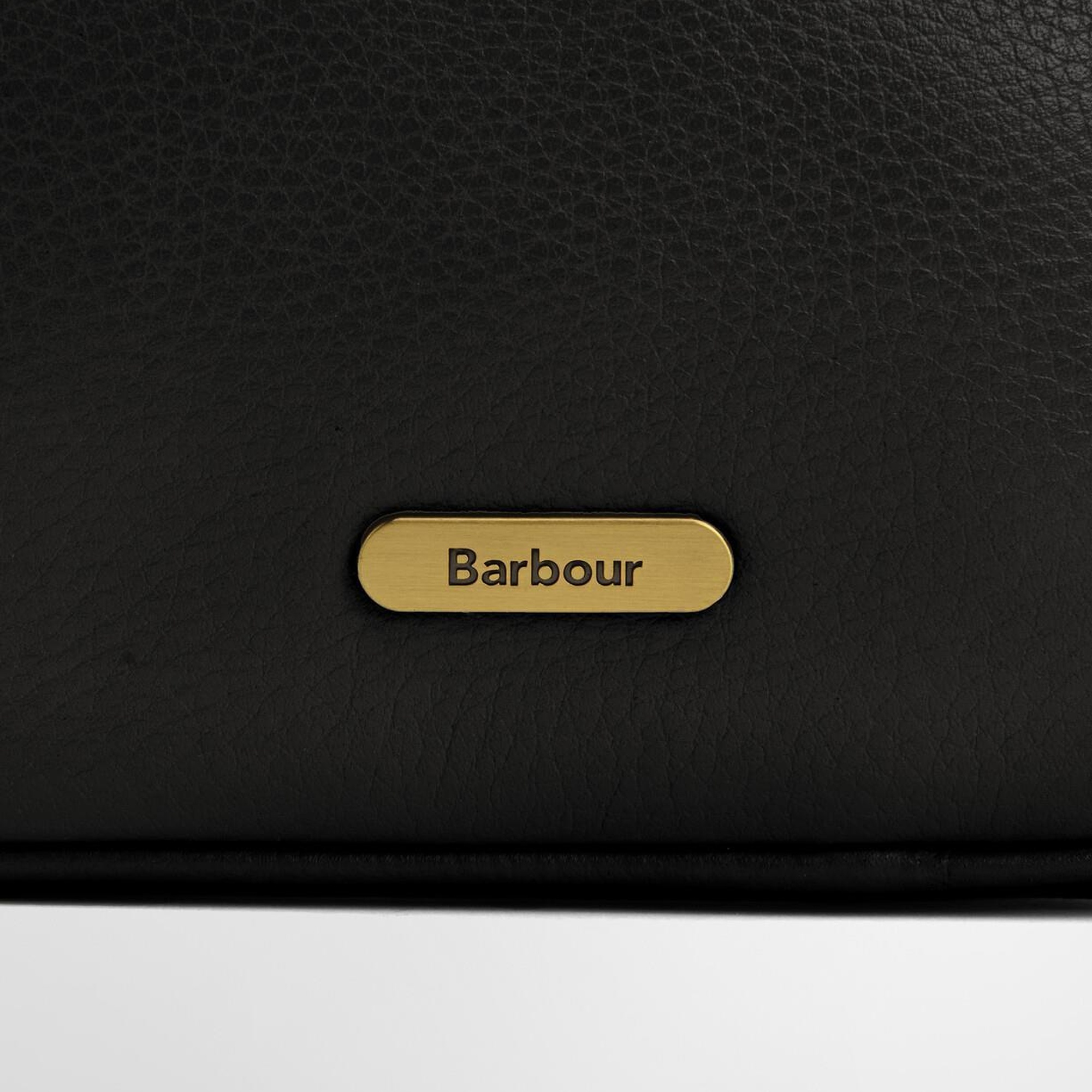 Barbour Cedar Deri Bucket Çanta