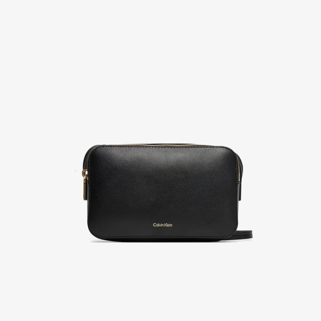  Calvin Klein Foil Logo Elongated Camera Kadın Siyah El Çantası